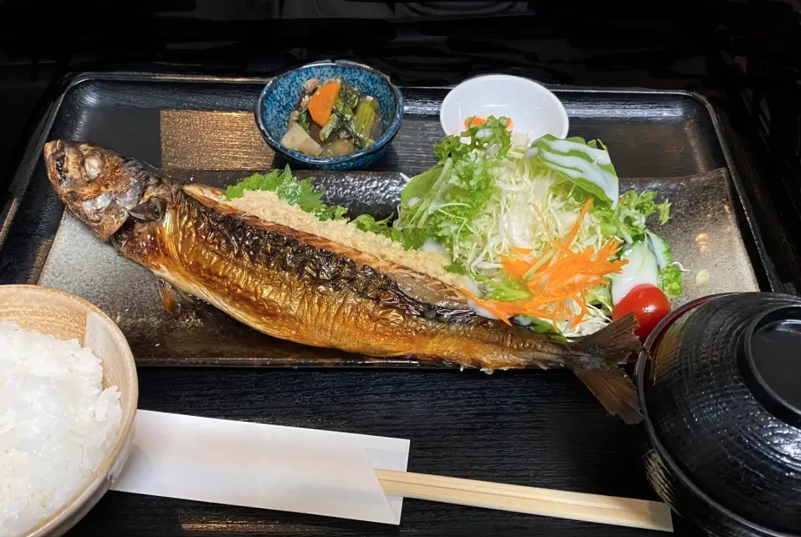 名物サバ定食で心安らぐ味